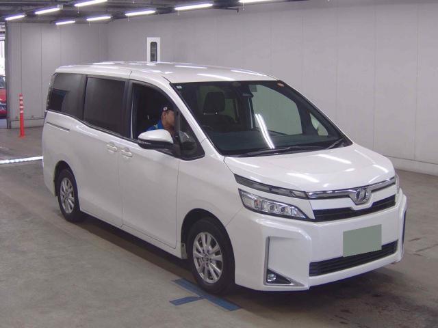 2018 Toyota Voxy V
