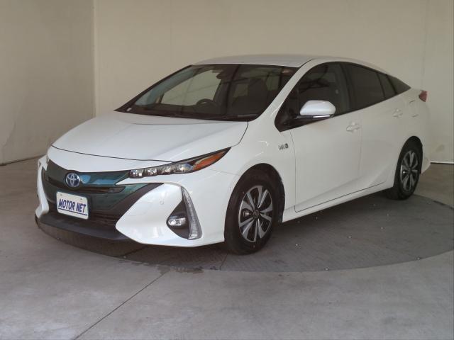 2017 Toyota Prius PHEV A