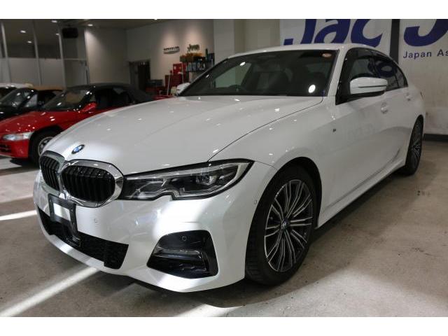 2019 BMW 3series 320i M Sport 
Genuine Navigation 
Half Leather 
Virtual CP HUD 
Pre-Crash
