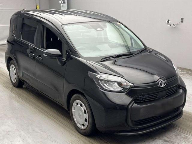 2023 Toyota Sienta X