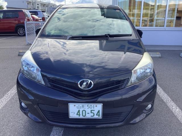 2012 Toyota Vitz 5D U