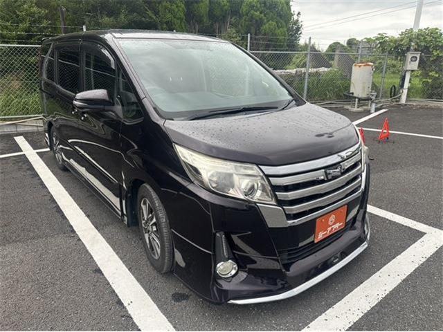 2014 Toyota NOAH 2.0Si 7-Seater