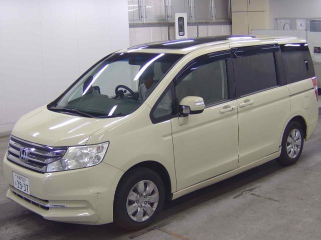 2014 Honda Step Wagon G Comfort Selection