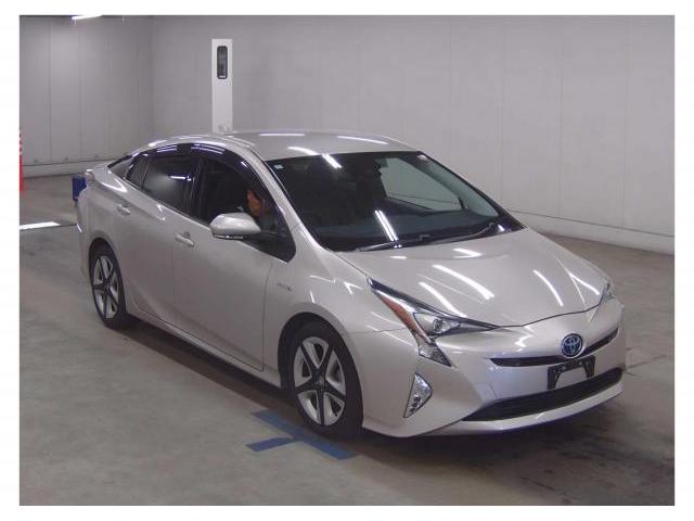 2018 Toyota Prius A Premium Touring Selection