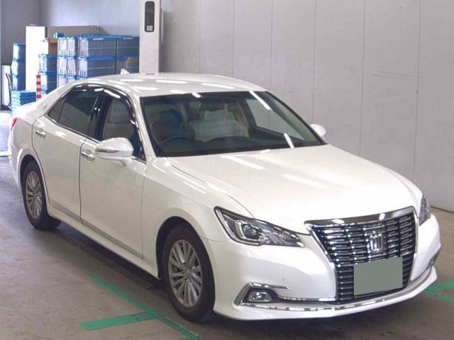 2016 Toyota Crown Royal Saloon
