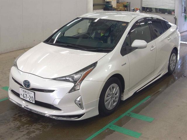 2018 Toyota Prius S Safety Plus Modellista Aero
