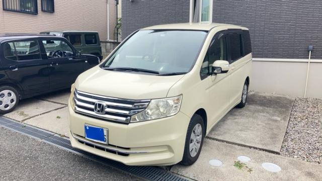 2013 Honda Step Wagon G E Selection