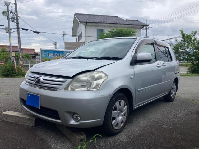 2011 Toyota Raum Special Smile Edition