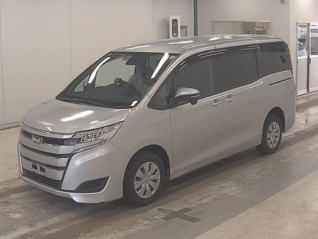2020 Toyota Noah X 4WD