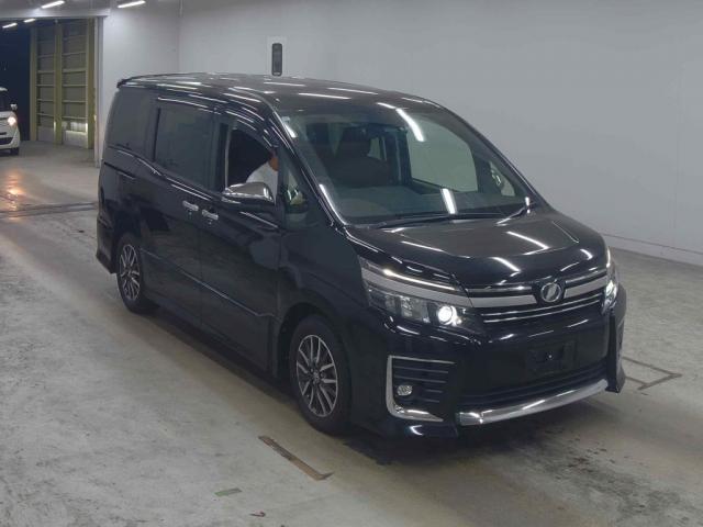 2016 Toyota Voxy ZS Kirameki?