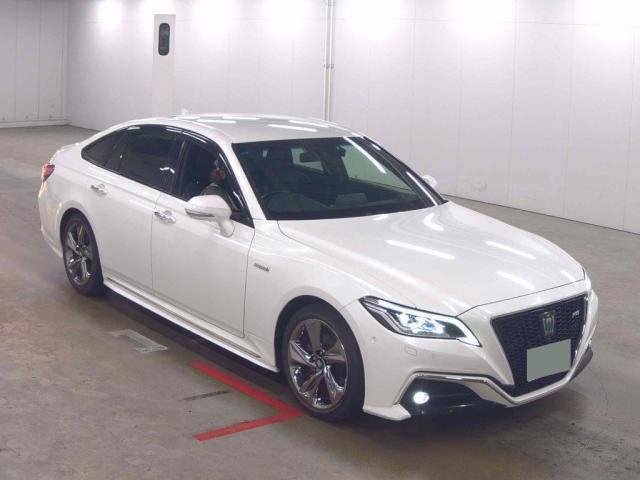 2019 Toyota Crown Hybrid RS