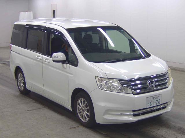 2013 Honda Step Wagon G Comfort Selection
