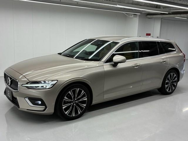 2023 Volvo V60 Ultimate B4