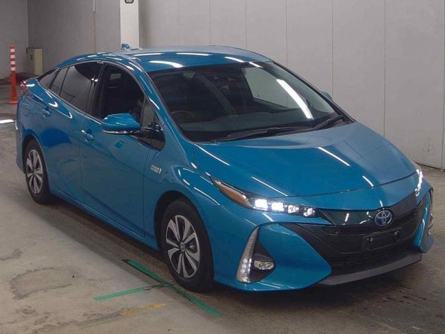 2017 Toyota Prius PHEV A