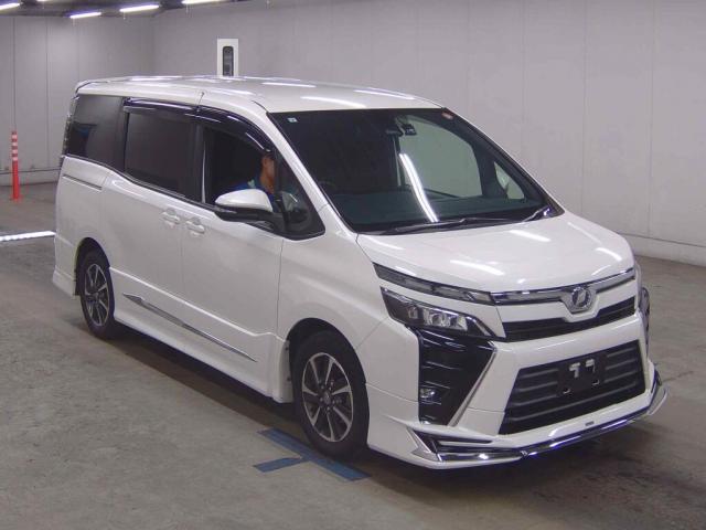 2017 Toyota Voxy ZS