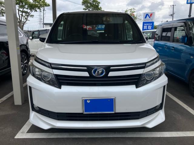 2014 Toyota Voxy Hybrid Hybrid V