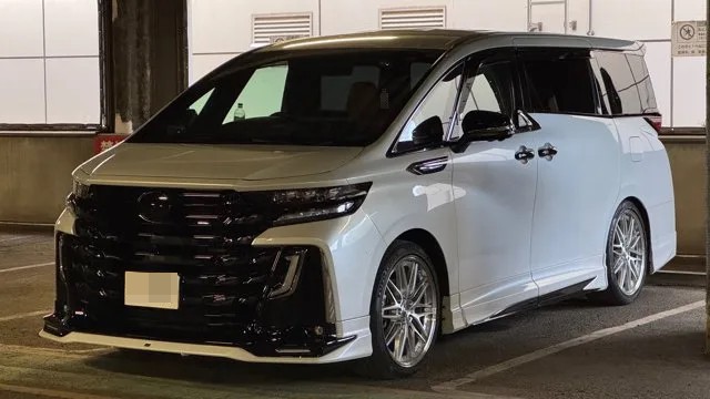 2023 Toyota Vellfire Hybrid Z Premia