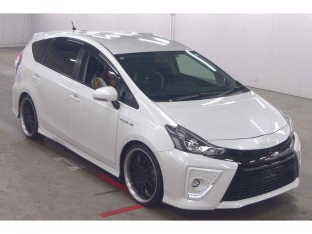 2015 Toyota Prius a S Touring Selection G's 7 Seater