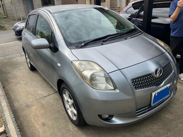 2006 Toyota Vitz 5D Aisle
