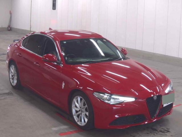 2018 Alfa Romeo Giulia Super