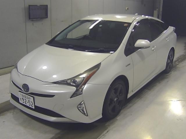 2016 Toyota Prius S Touring Selection