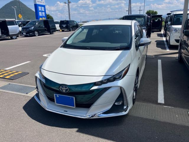 2017 Toyota Prius PHEV S Navi Package