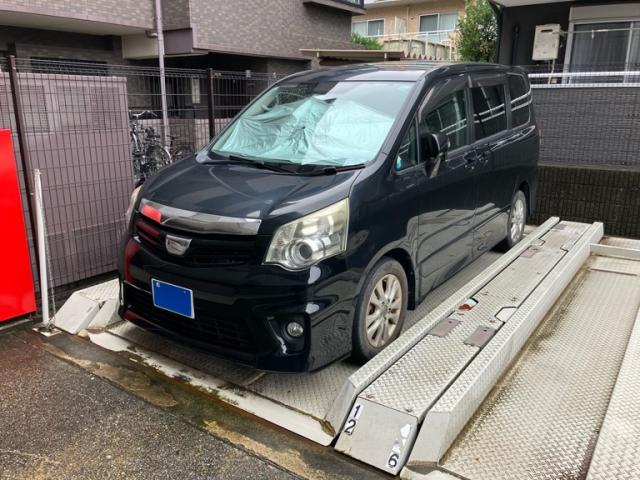 2011 Toyota Noah Si