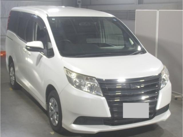 2017 Toyota Noah X V Package 4WD