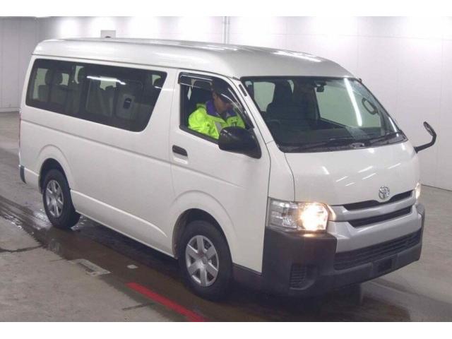 2017 Toyota Hiace Wagon DX