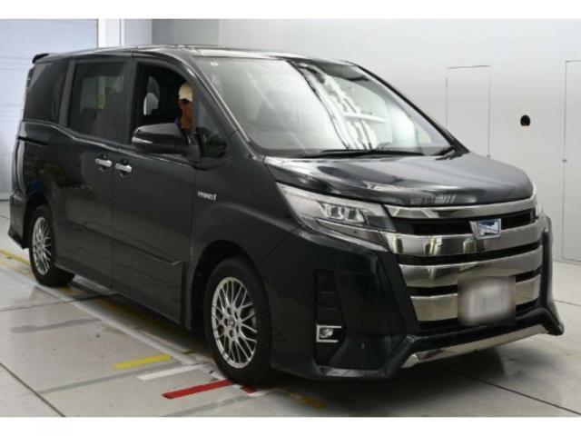 2019 Toyota Noah Hybrid Hybrid Si Double Bee?