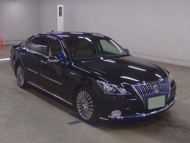 2016 Toyota Crown Majesta F Version