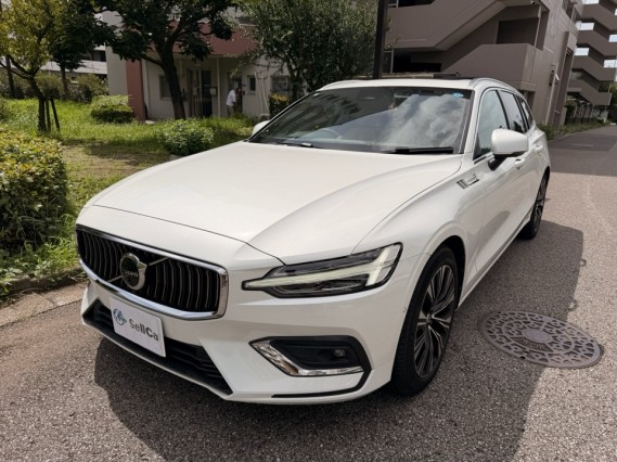 2023 Volvo V60 Ultimate B4
