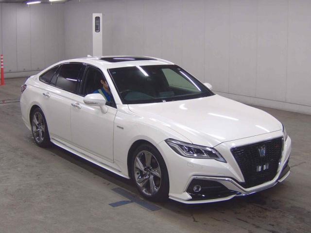 2019 Toyota Crown Hybrid RS Advance Leather Seat Package
