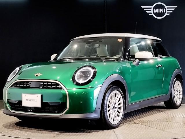 2024 MINI 3HB Cooper C Favored Trim