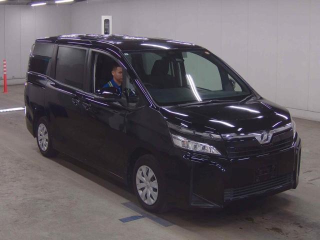 2020 Toyota Voxy X