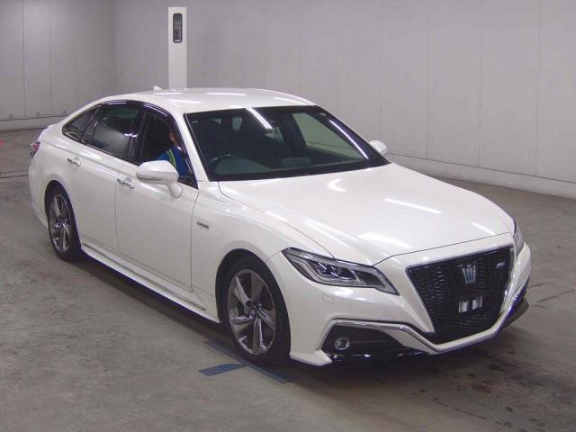 2019 Toyota Crown Hybrid RS