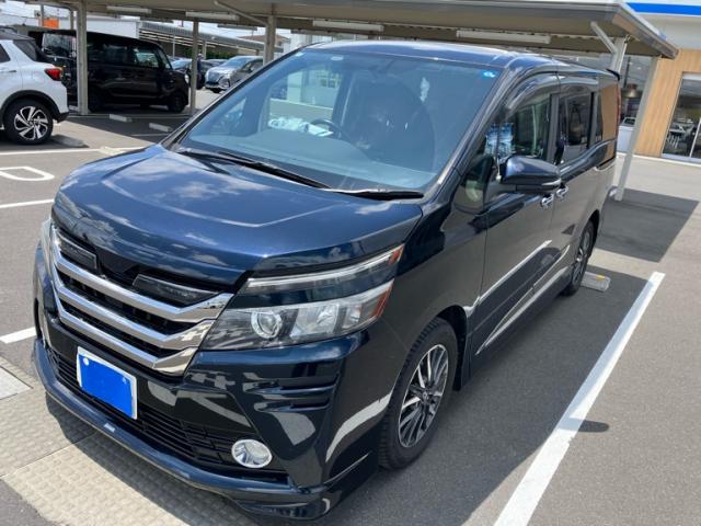 2014 Toyota Voxy Hybrid Hybrid V