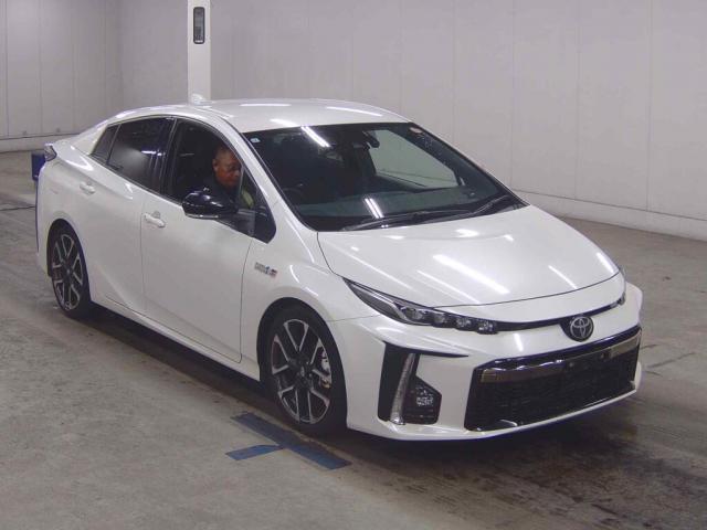 2017 Toyota Prius PHEV S GR Sport