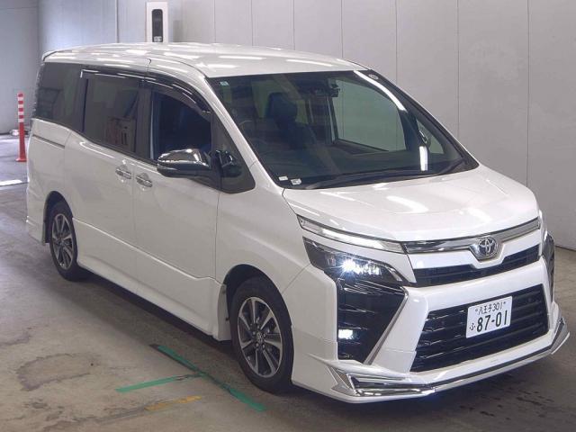 2020 Toyota Voxy ZS Kirameki? Aero