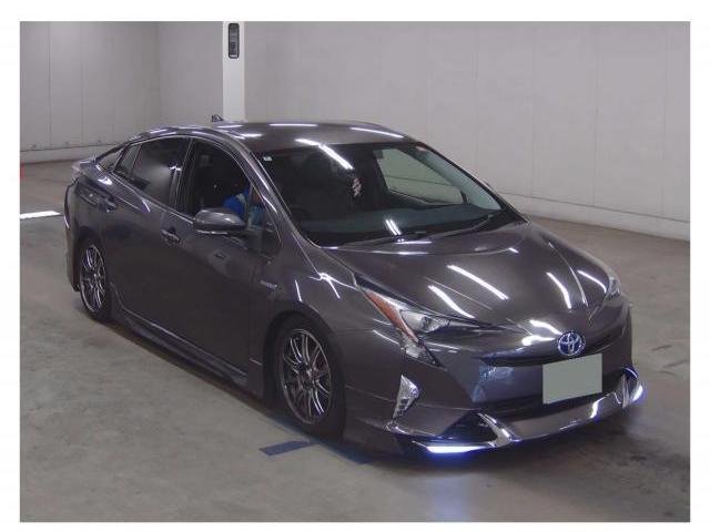 2016 Toyota Prius S Touring Selection