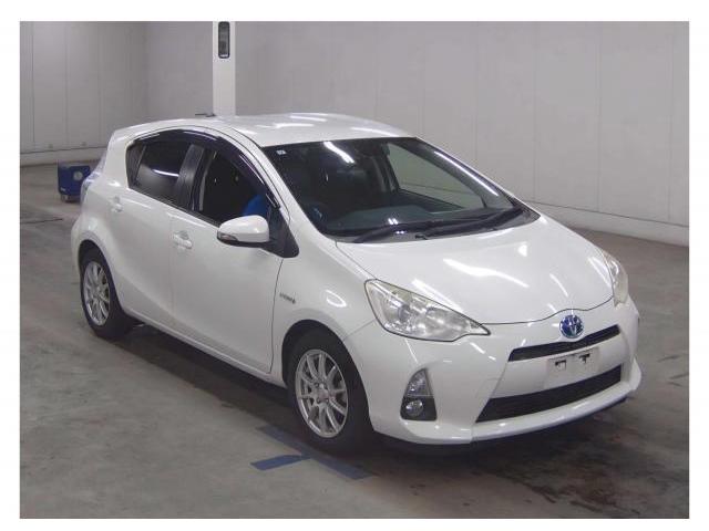 2013 Toyota Aqua S