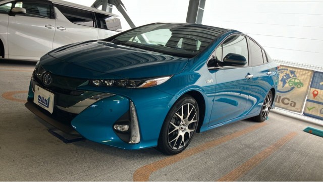 2017 Toyota Prius PHEV A