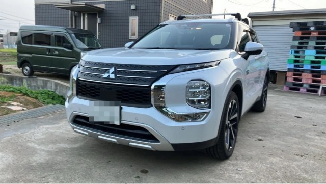 2023 Mitsubishi Outlander PHEV G