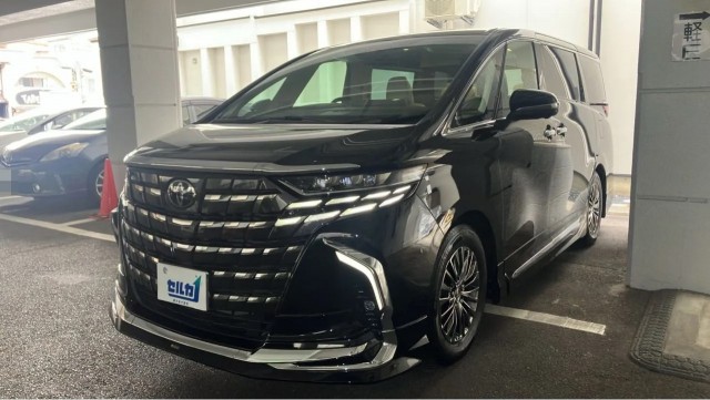 2023 Toyota Alphard Hybrid Executive Lounge