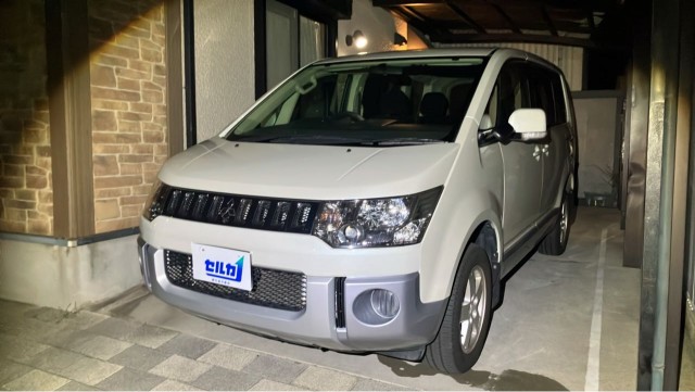 2009 Mitsubishi Delica D5 Exceed?