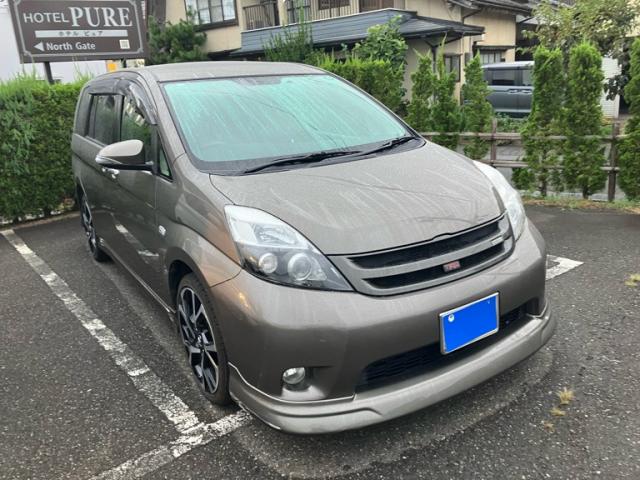 2016 Toyota Isis Platana