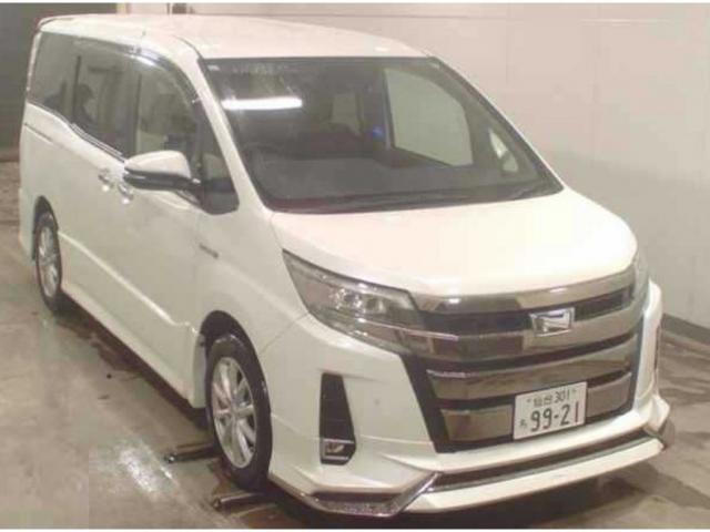 2020 Toyota Noah Hybrid Special Edition Hybrid Si Double Bee? Aero 10 inch Navigation