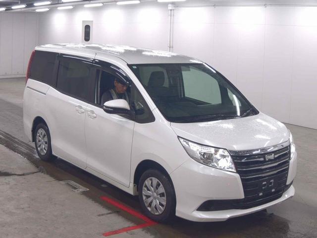 2014 Toyota Noah X