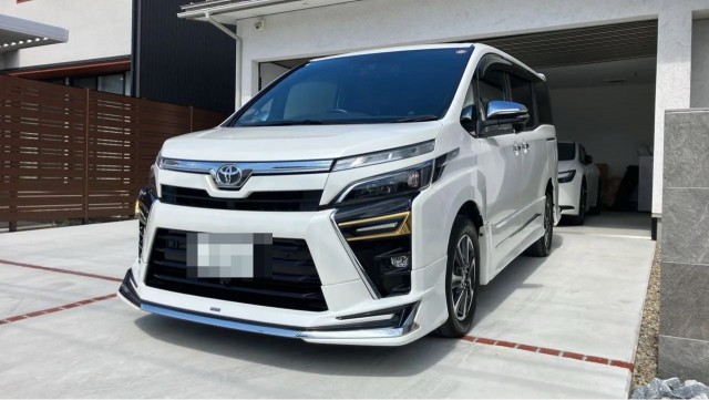 2021 Toyota Voxy ZS Kirameki?