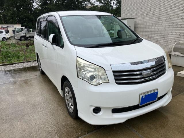 2011 Toyota Noah Special Edition X Smart Edition